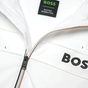  BOSS  - helt ny dress släjer den eftersom de fel storlek och kunde inte returnera de!! nypris 4800kr