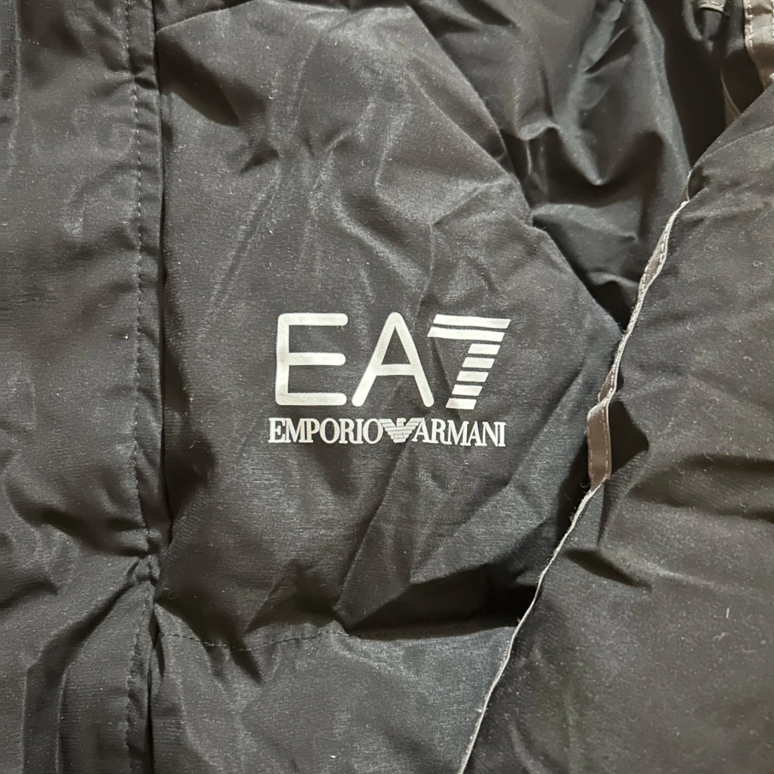 Svart dunjacka från Emporio Armani - 91