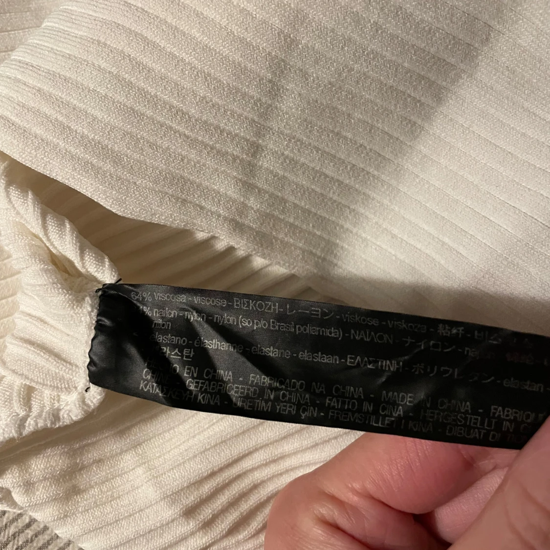 Vit ribbad tröja från Zara - 93