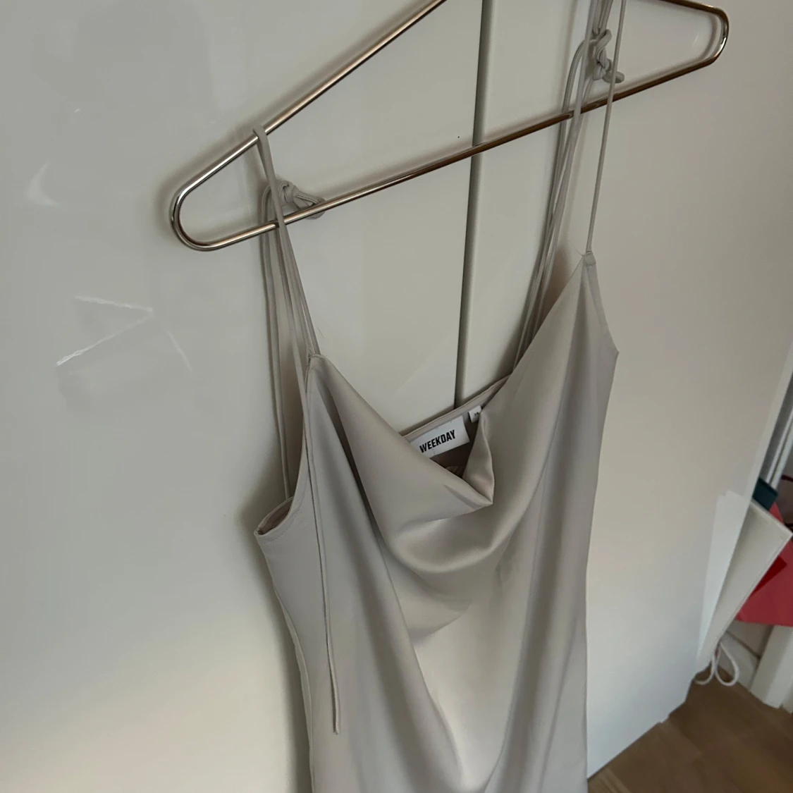 Klänning satin från weekday - 91