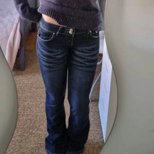 Lågmidjade jeans - skiiitsnygga och i bra skick! passar xs/s💘