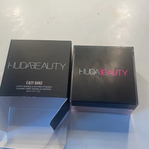 Huda beauty easy bake - Säljer den så sen va i fel färg för mig annars helt  ny har bara testat den 1gång💕 i färgen blondie 