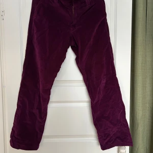 Dickies 34/32 nya! - Nya Dickies Lila sammet byxor. Storlek 34/32. Porto tillkommer om de ska skickas. Kan mötas upp i Stenungsund eller. Göteborg. 