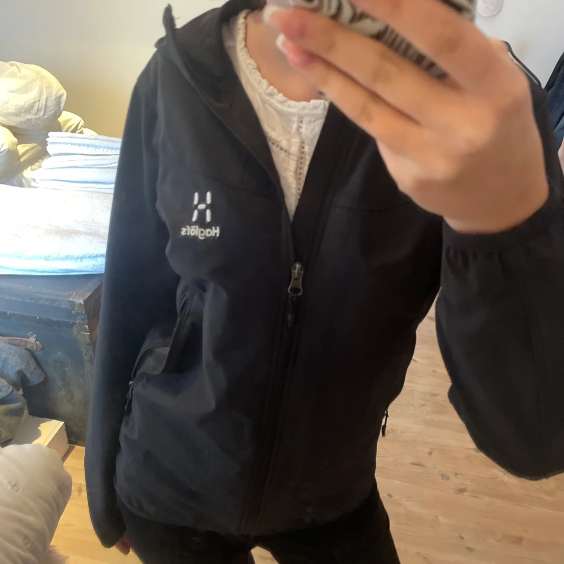 Svart haglöfs jacka