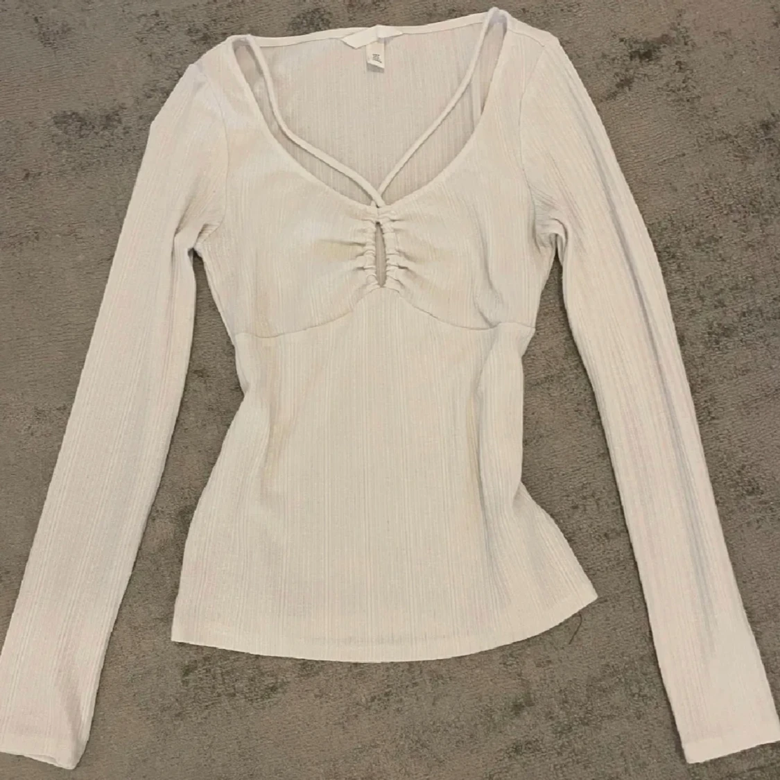 Vit ribbad topp från H&M