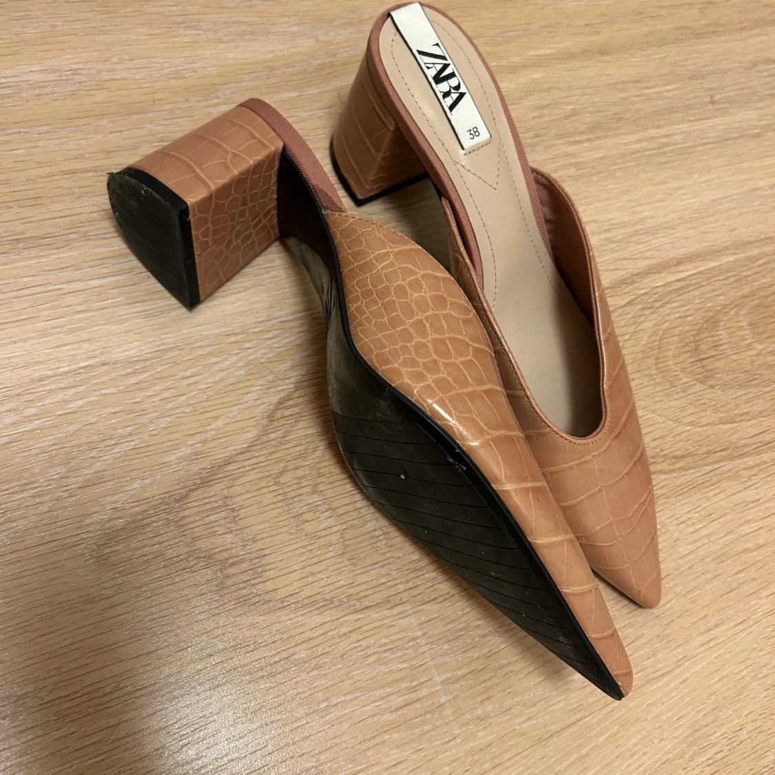 Bruna klackskor från Zara - 90