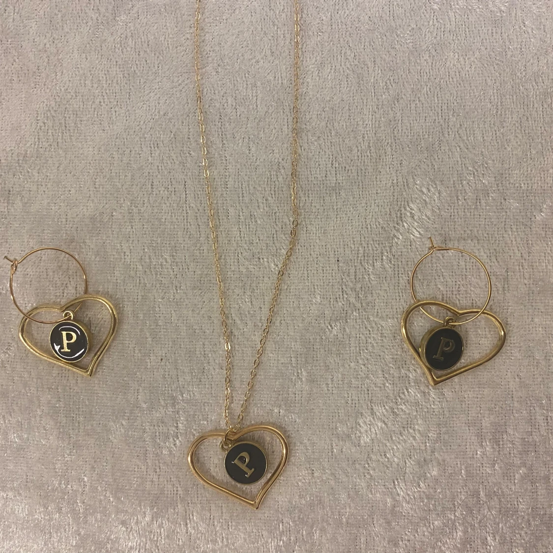 Guldhalsband och örhängen med hjärtan  - 91