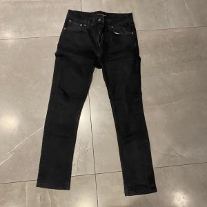 Nudie jeans - Snygga svarta jeansbyxor jävligt Grisch skick som ny