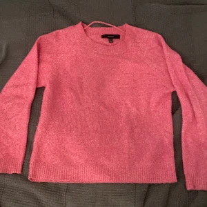 Rosa stickad tröja - En rosa stickad tröja o bra skick