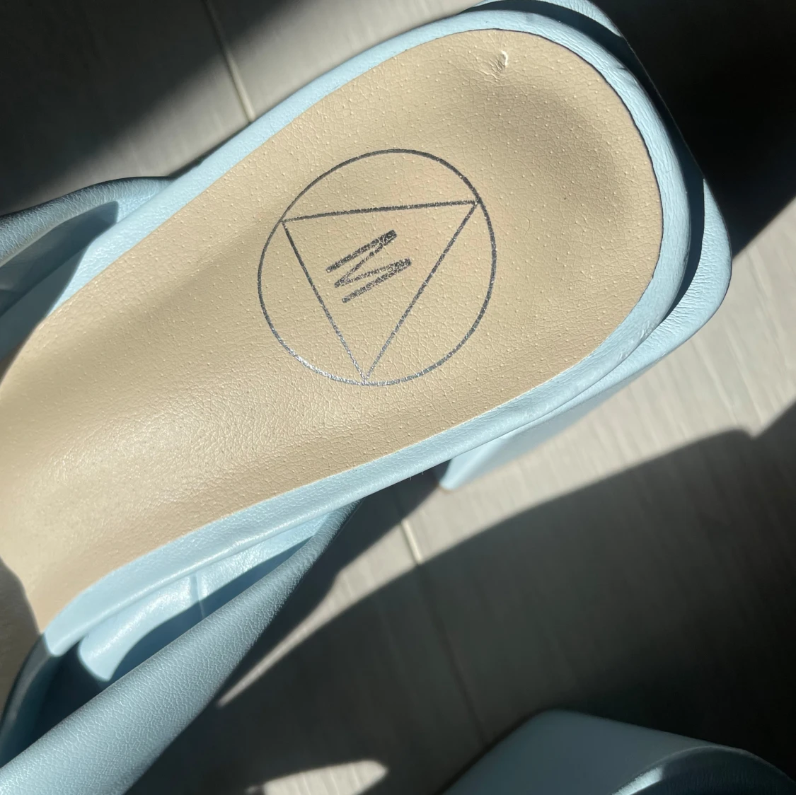 Söta blåa klackar  - 93