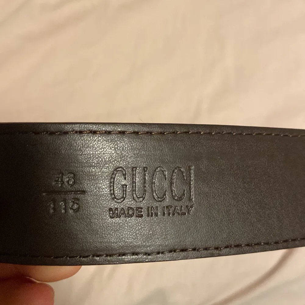 Gucci bälte i fint skick säljer för de inte kommer till andvänding längre . Övrigt.