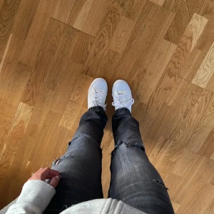 Pepe jeans med hål - Bättre bra skick, storlek 26x31, skriv för mått💕