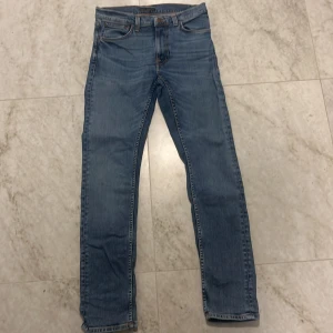 Nudie jeans modell Lean Dean 29/32 - Inköpta för några månader sedan, som nya! Skick 9/10. 