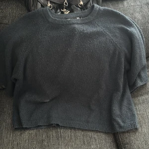 Tröja - Tröja från lager 157, lite nopprig men annars är den fin 