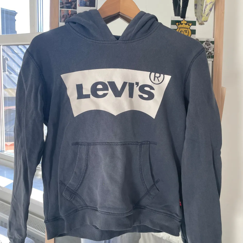 Levis hoodie😇 Bra skick. Hoodies.