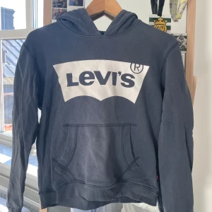 Hoodie - Levis hoodie😇 Bra skick