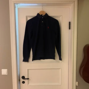 Ralphlauren piké - Hej, säljer denna piken ifrån ralphlauren. Den har inga defekter och är storlek XS. Tveka inte på att höra av dig vid funderingar! Mvh Joel 