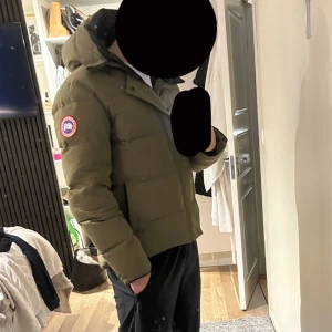 Canada goose vinterjacka - Canada goose vinterjacka i toppen skick. Endast använd en vintern. 