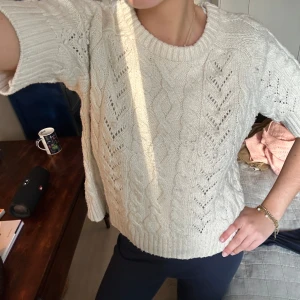 Tröja - Tröja storlek S stickad 