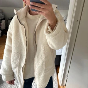 Teddy Jacka - Mysig teddy jacka till vintern! 💕