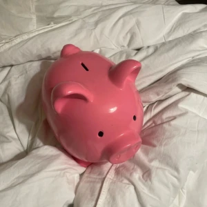 Spargris  - En gammal spargris som aldrig kommit till någon användning! Funkar hur bra som helst. 