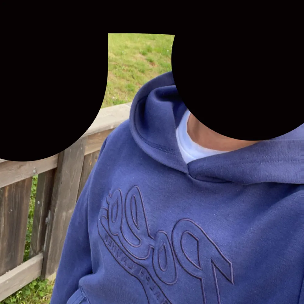 Hej! Säljer en Polo Ralph Lauren hoodie som är i grymt skick. Just den här är ovanlig och hitta. Storlek - 14-16år☺️ Priset är inte hugget i sten. . Hoodies.