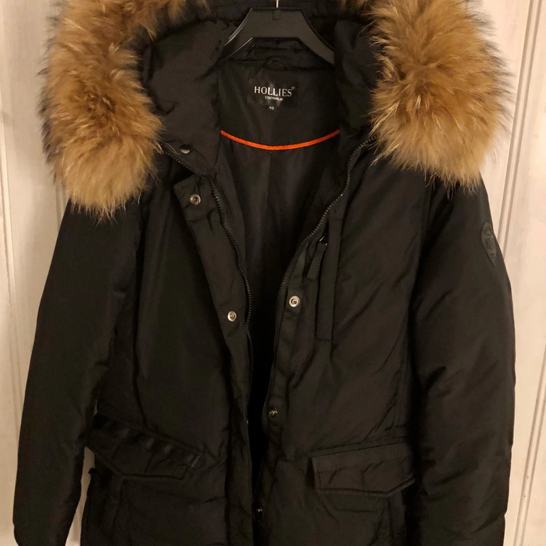 Svart dunjacka från Hollies - 93