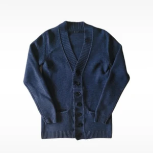 Tiger of sweden cardigan  - Säljer denna feta cardigan från tiger of sweden. Storleken är S och den sitter slim fit. Skick 10/10 inga defekter. Den har riktigt snygga knappar och fickor som ger en stilren look. Perfekt för kyligare dagar. Skriv till mig vid funderingar!!