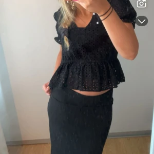 Blus - En jättefin blus från na-kd som tyvärr inte kommer till användning längre❤️originalpris-499