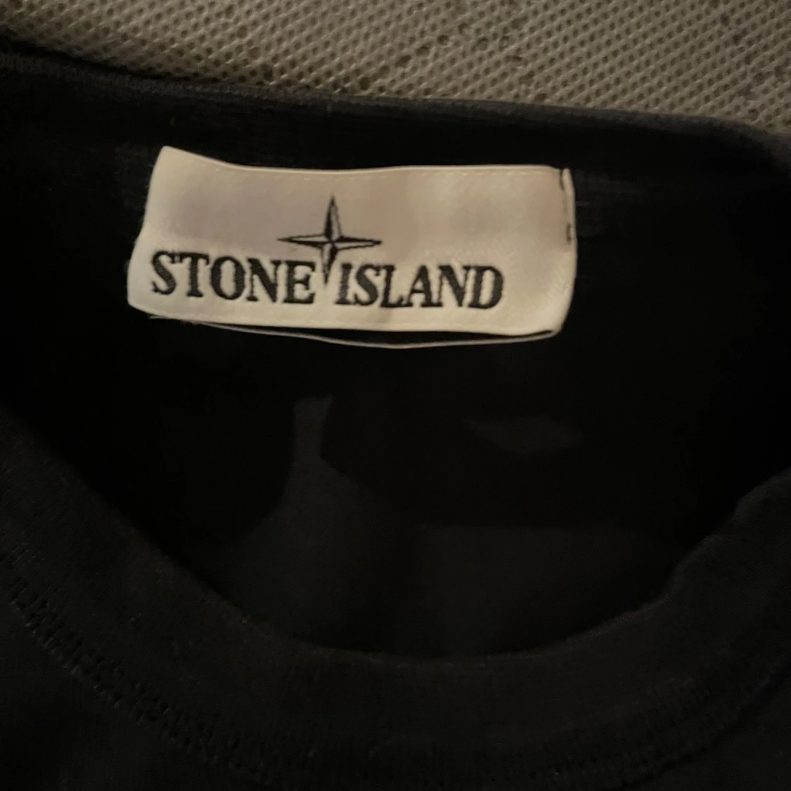 Svart tröja från Stone Island - 92