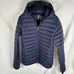 Save the duck jacka - Save the duck jacka, storlek M, skick 9,5/10, pris 1999kr