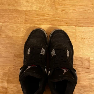 Jordan 4 black canvas - Använda några gånger