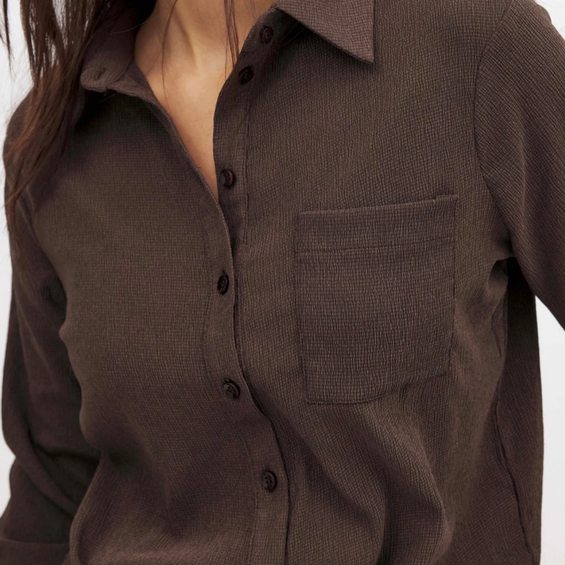 Brun skjorta med knappar - 2