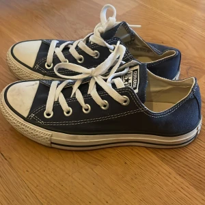 Converce sneakers - Knappt använda Converce sneakers i storlek 36. 