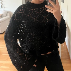 Zara stickad tröja! - Köpte denna tröja för ca halvår sedan, men har inte kommit till användning💕