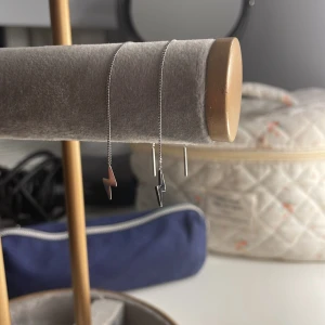 Edblad örhängen - Säljer dessa väldigt fina örhängen ifrån Edblad🫶🏻⚡️