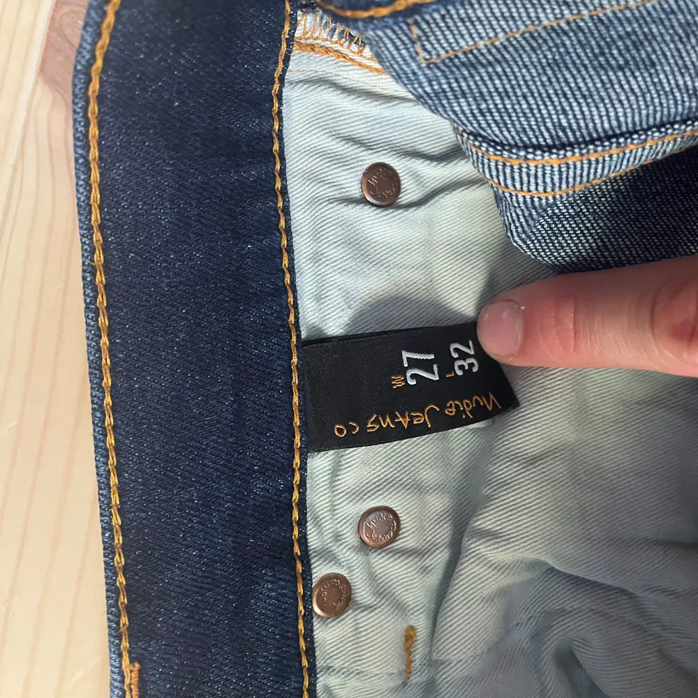 Ett par nudie jeans knappt använda då dom är lite små för mig storlek 27 32. Jeans & Byxor.