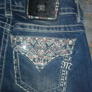 Miss me jeans - miss me jeans 🤍 Lowwaist & bootcut Storlek w27 Skriv för mått mm! Skriv innan du köper