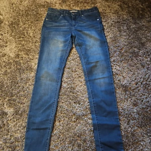 Levis 711 skinny barn stl 164 - Mycket bra skick