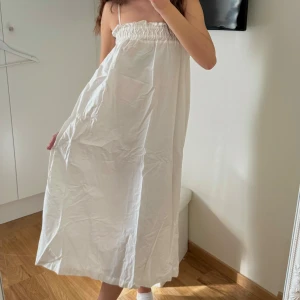 Klänning - Söt klänning från Lager 157. Helt ny, oanvänd!