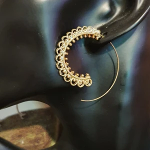 Örhängen - Stora läckra ringar - Stora läckra ringar i guld som är mönstrat. ✨️✨️✨️Titta igenom alla mina upplagda och köp fler saker i bundle för att spara på frakten och få allt du köpt i ett och samma paket✨️✨️✨️