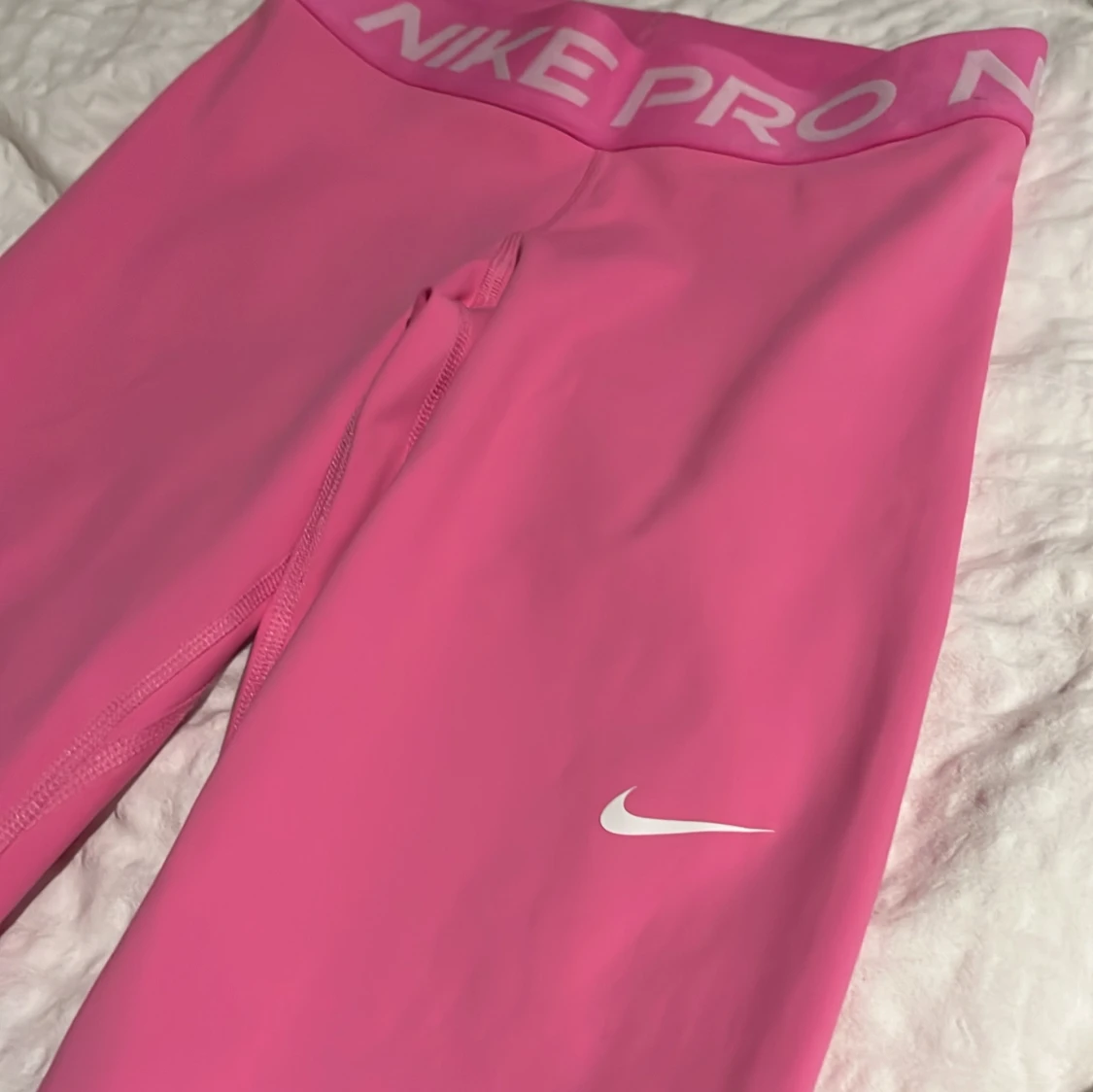 Rosa träningstights från Nike - 4