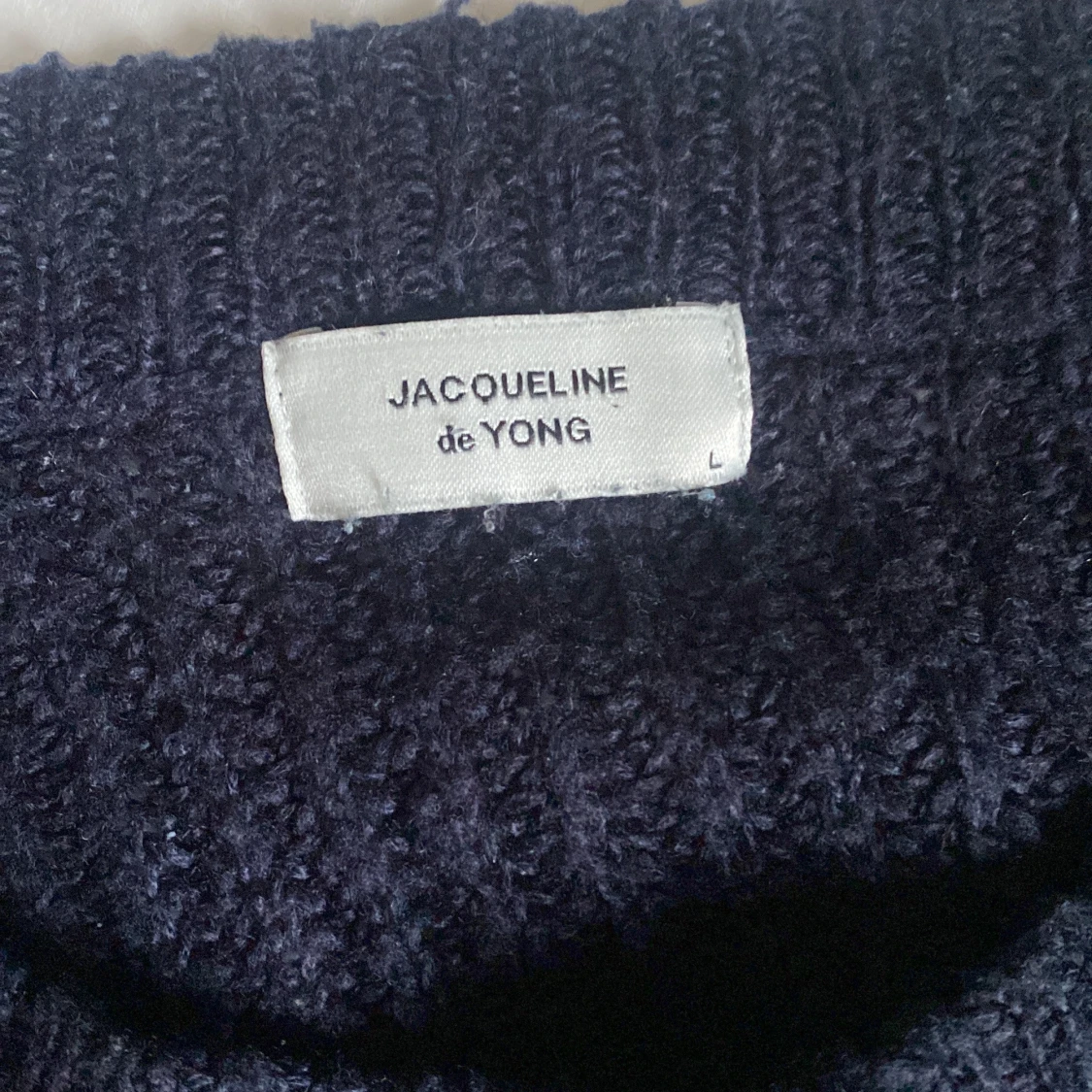 Mörkblå stickad tröja - 1