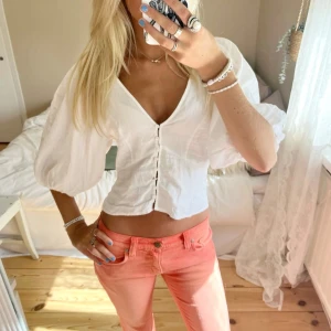 Blus - Så fin blus i linnemix! (priset är fast går nt ner i pris.)