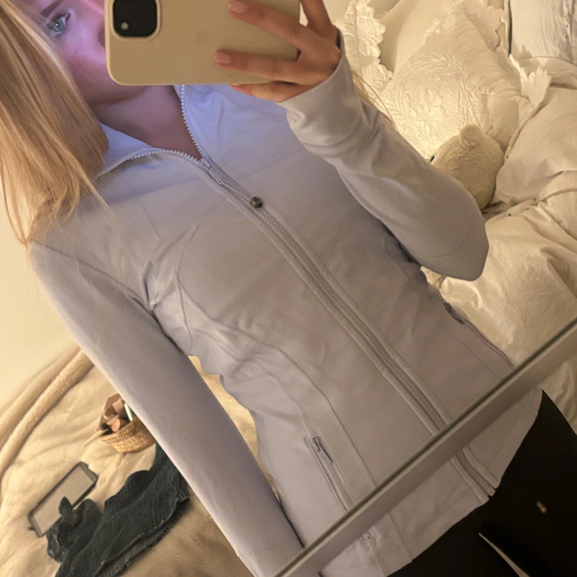 Ljuslila träningsjacka från Lululemon