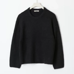 Stickad tröja Gina tricot  - Svart stickad tröja från Gina tricot med vida ärmar storlek s 🤍