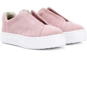 Rosa sneakers i mocka från eytys  - Snygga rosa sneakers i mocka med en hög vit sula från eytys super bra skick. 