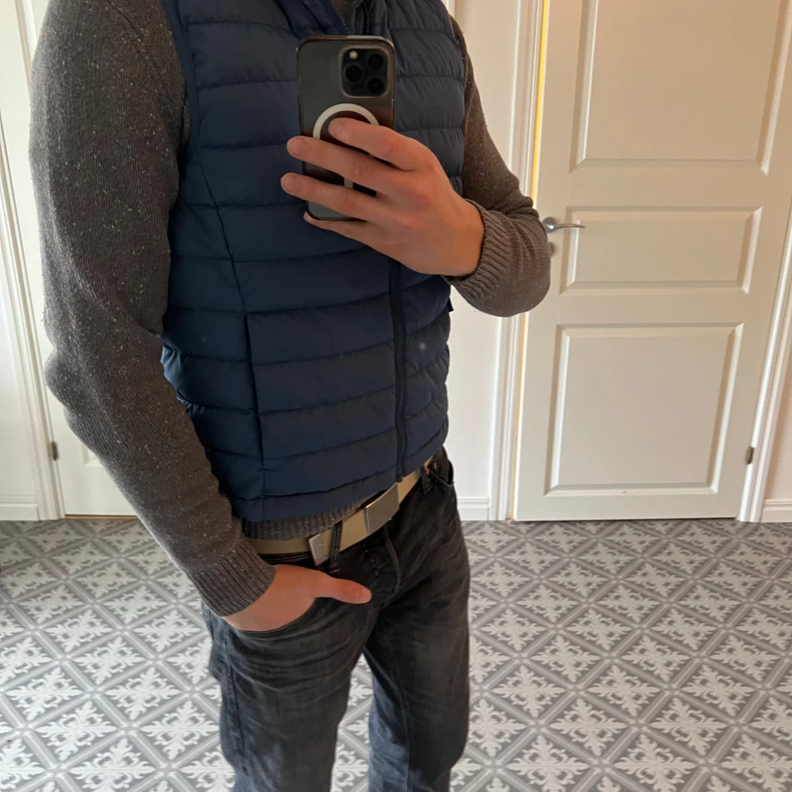 Blå dunväst från Dressmann - 91