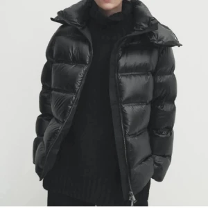 Massimo dutti jacka  - Hej! Har denna massimo dutti jackan i svart S ❤️ är nästan ny och är i super fint skick! 