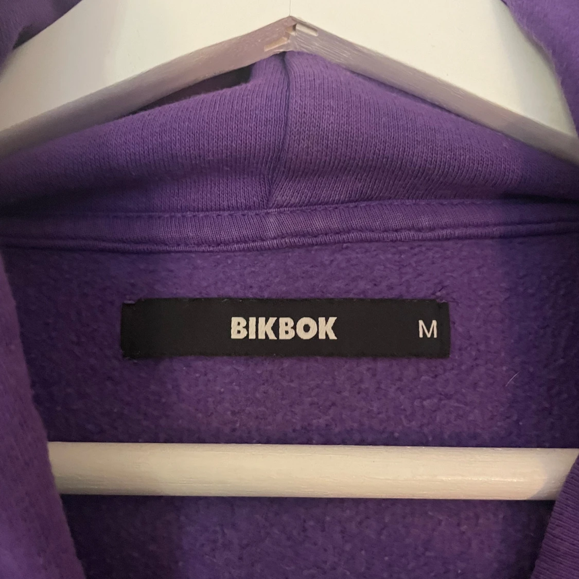 Lila hoodie från BikBok  - 90
